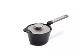 Valurautakasari Musta