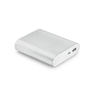Fermat. Alumiininen Powerbank, Jonka Kapasiteetti On 7 200 Mah Satiinihopea