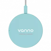 Laturit omalla logolla